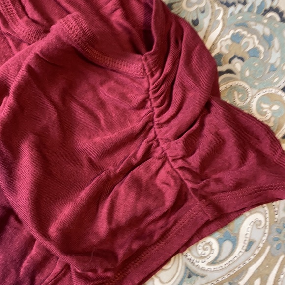 Form Fitting Tee w/ Ruching Detail - Picture 5 of 8